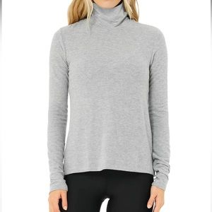 ALO Yoga Embrace Long Sleeve Grey Size Medium NWT